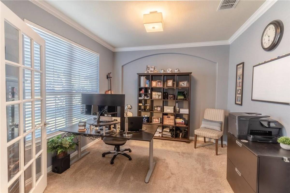 House for rent at 809 Park Place Lane, McKinney, TX 75071