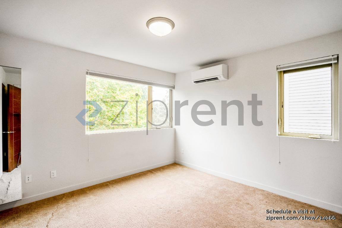 Townhouse for rent at 9607A Roosevelt Way NE, Seattle, WA 98115