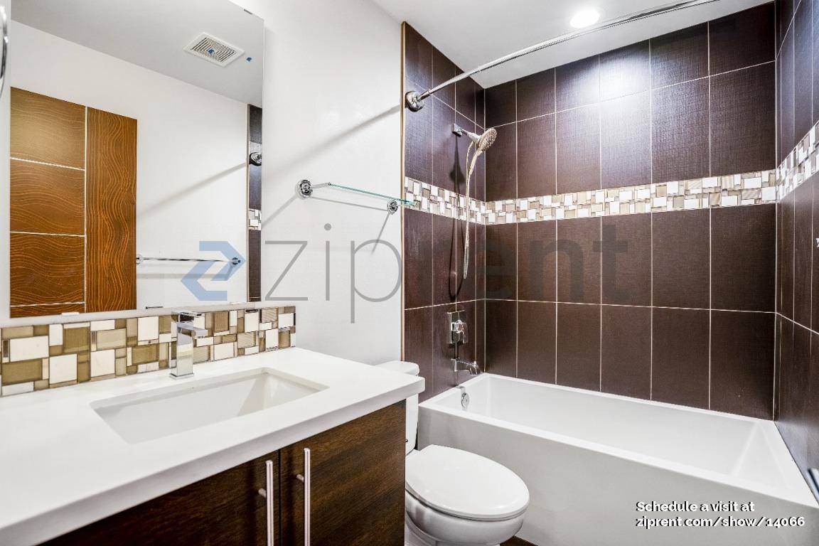 Townhouse for rent at 9607A Roosevelt Way NE, Seattle, WA 98115