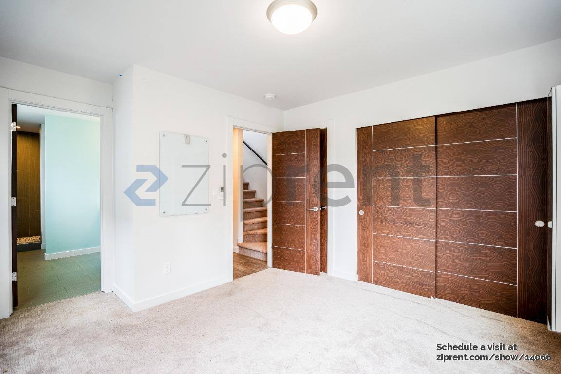 Townhouse for rent at 9607A Roosevelt Way NE, Seattle, WA 98115