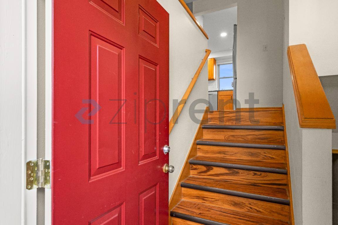 House for rent at 9915 SE 235th Place, Kent, WA 98031