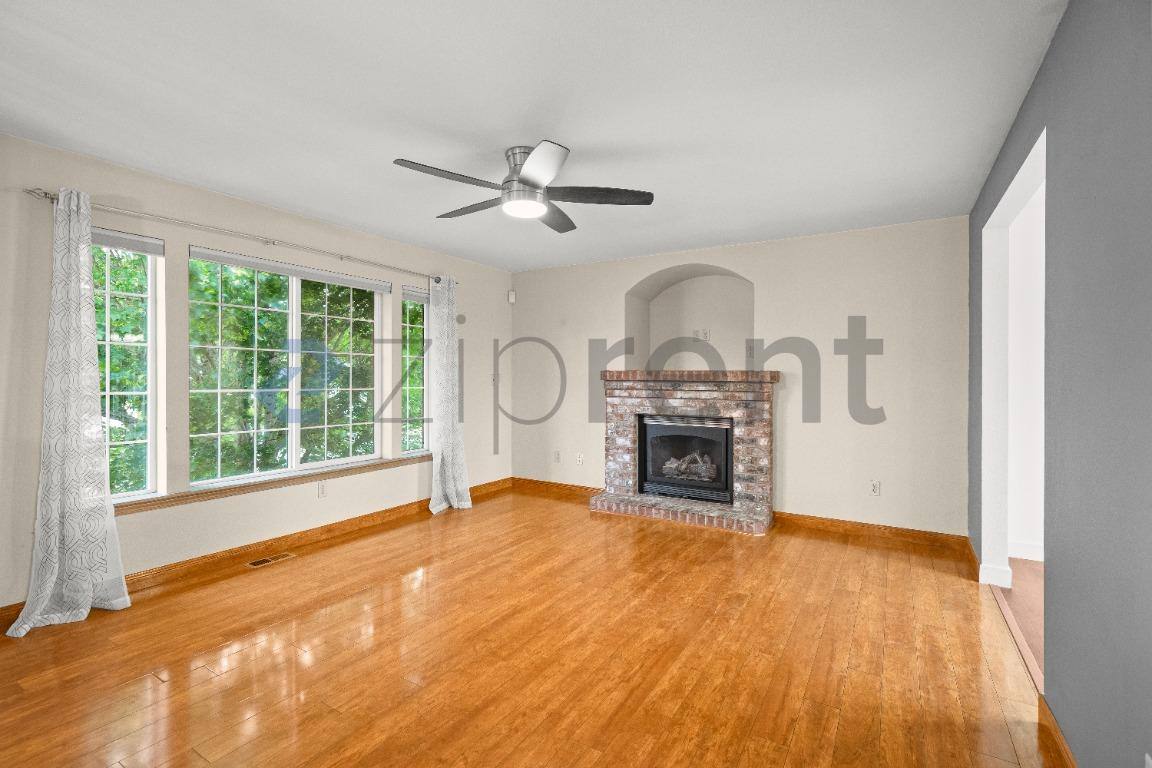 House for rent at 9915 SE 235th Place, Kent, WA 98031