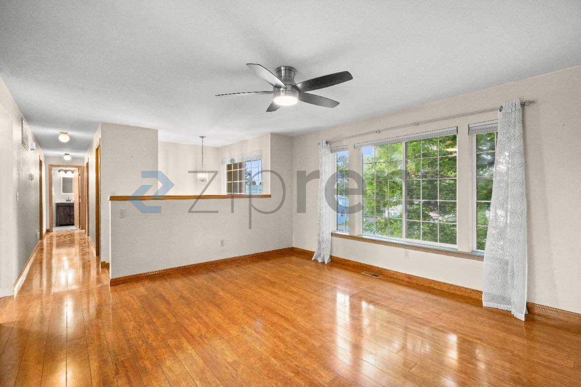 House for rent at 9915 SE 235th Place, Kent, WA 98031
