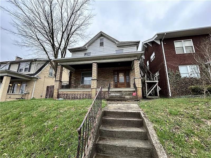 Apartment for rent at 377 Lawson Ave #2, Steubenville, OH 43952