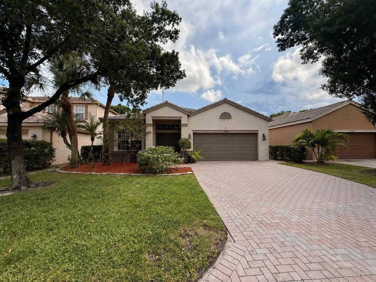 Apartment for rent at 10372 Old Winston Court, Lake Worth, FL 33449