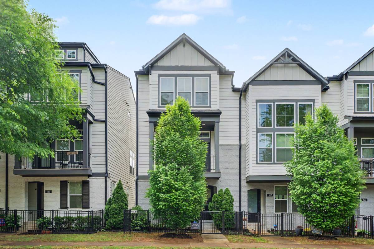 Townhouse for rent at 911 Katie Kerr Dr, Decatur, GA 30030