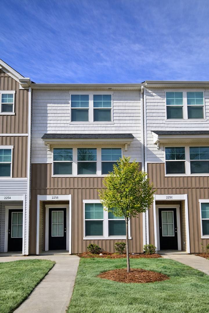 Townhouse for rent at 225 Kennerly Ave, Mooresville, NC 28115