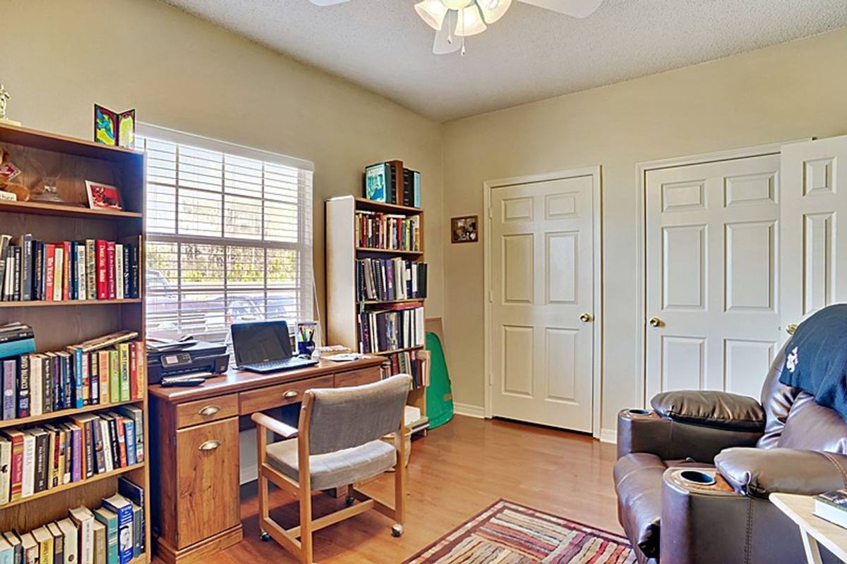 Apartment for rent at 102 Royal St, Waveland, MS 39576