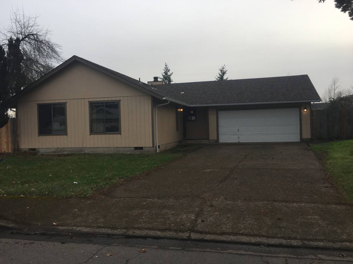 House for rent at 407 S St, Springfield, OR 97477