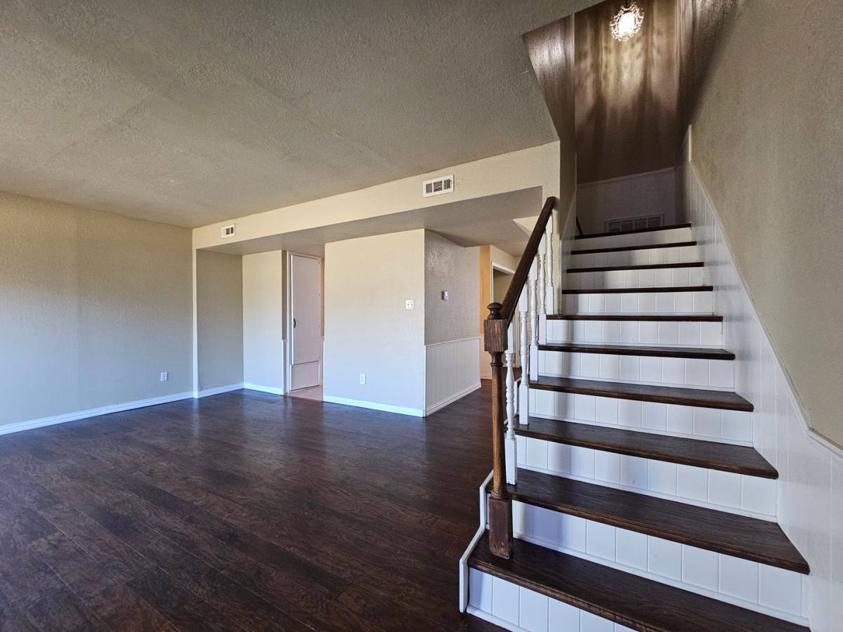 Townhouse for rent at 216 Justin Dr, Norman, OK 73071