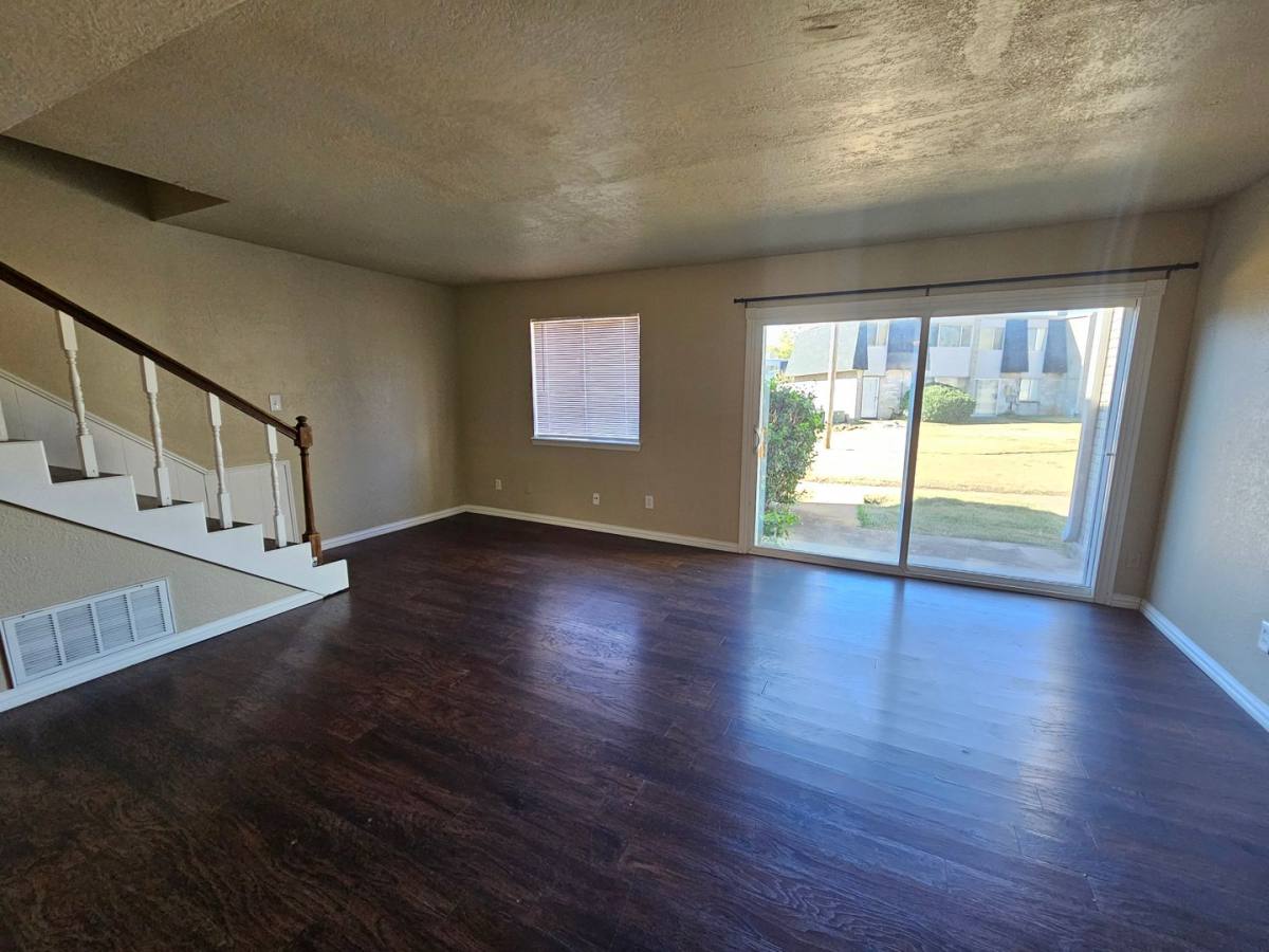 Townhouse for rent at 216 Justin Dr, Norman, OK 73071