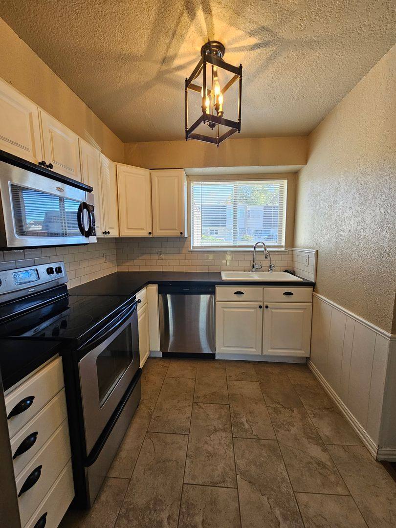 Townhouse for rent at 216 Justin Dr, Norman, OK 73071