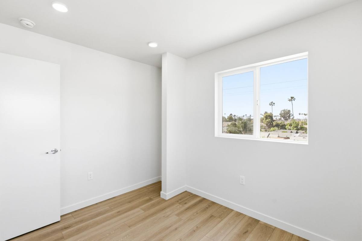 Apartment for rent at 7655 San Pedro St, Los Angeles, CA 90003