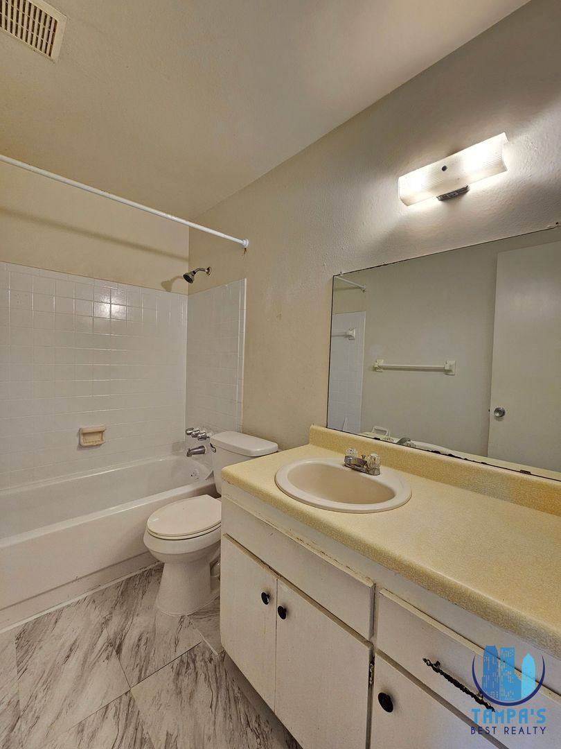 Apartment for rent at 209 NW Jefferson Circle N, Saint Petersburg, FL 33702