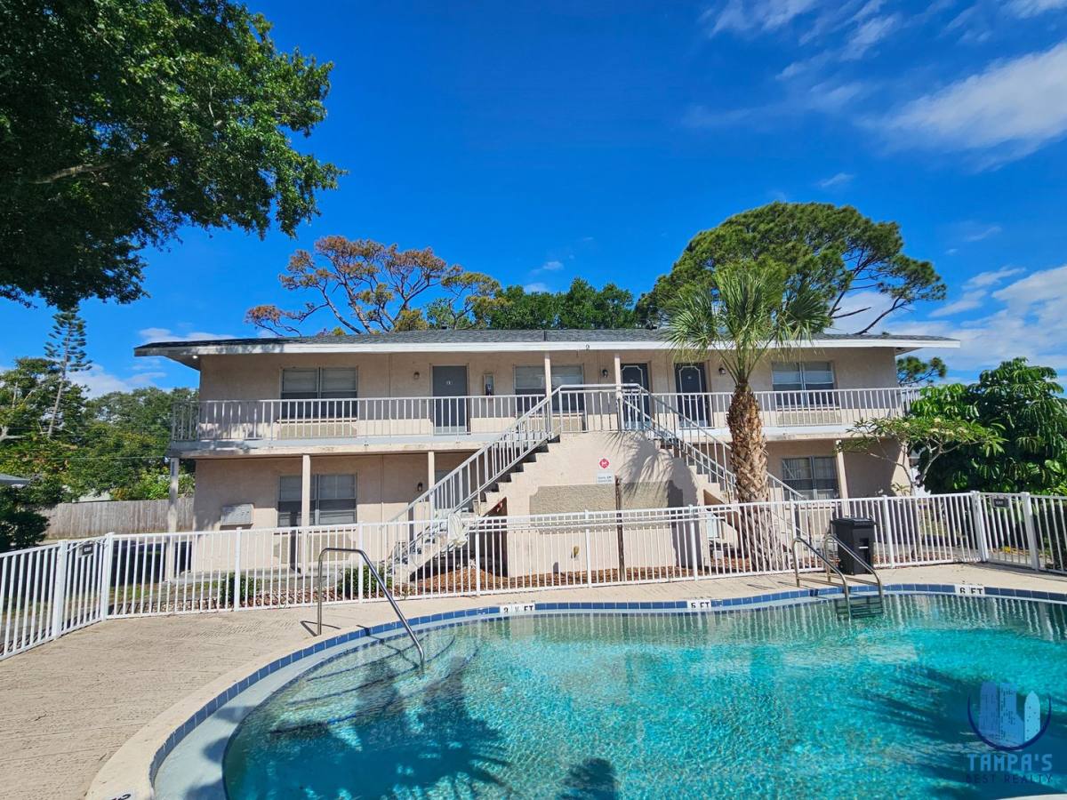 Apartment for rent at 209 NW Jefferson Circle N, Saint Petersburg, FL 33702