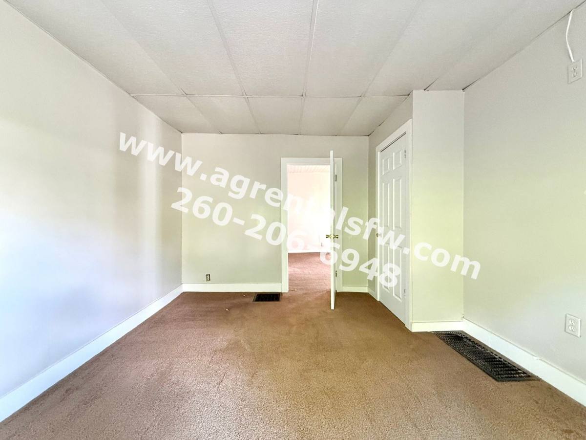 House for rent at 2430 Thompson Ave, Fort Wayne, IN 46807