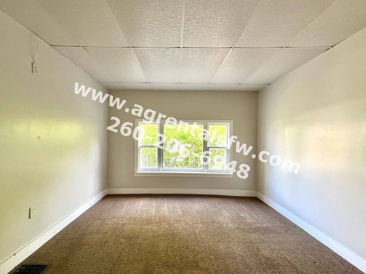 House for rent at 2430 Thompson Ave, Fort Wayne, IN 46807