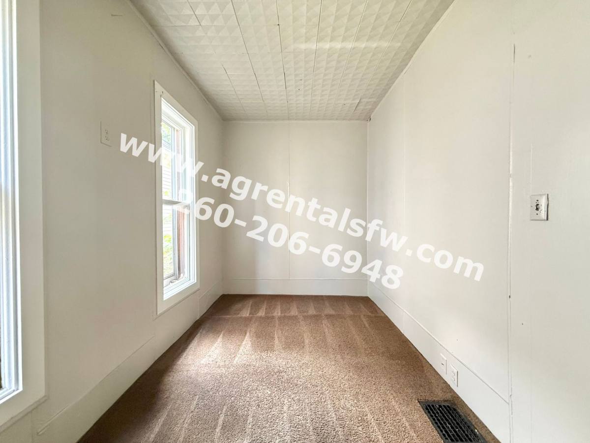 House for rent at 2430 Thompson Ave, Fort Wayne, IN 46807