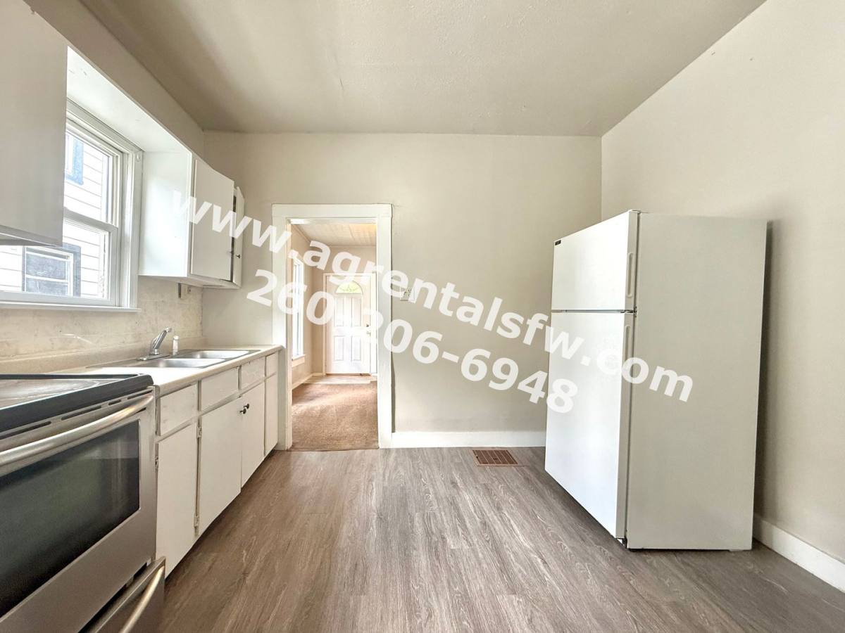 House for rent at 2430 Thompson Ave, Fort Wayne, IN 46807