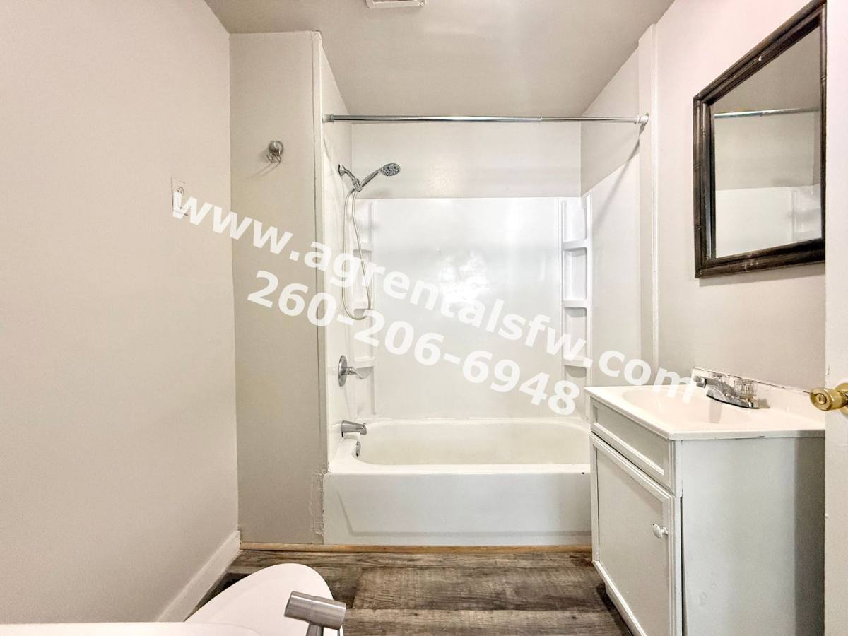 House for rent at 2430 Thompson Ave, Fort Wayne, IN 46807