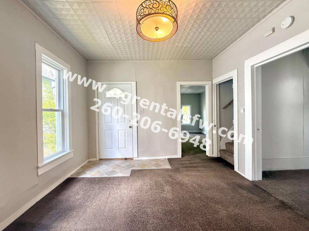 House for rent at 2430 Thompson Ave, Fort Wayne, IN 46807