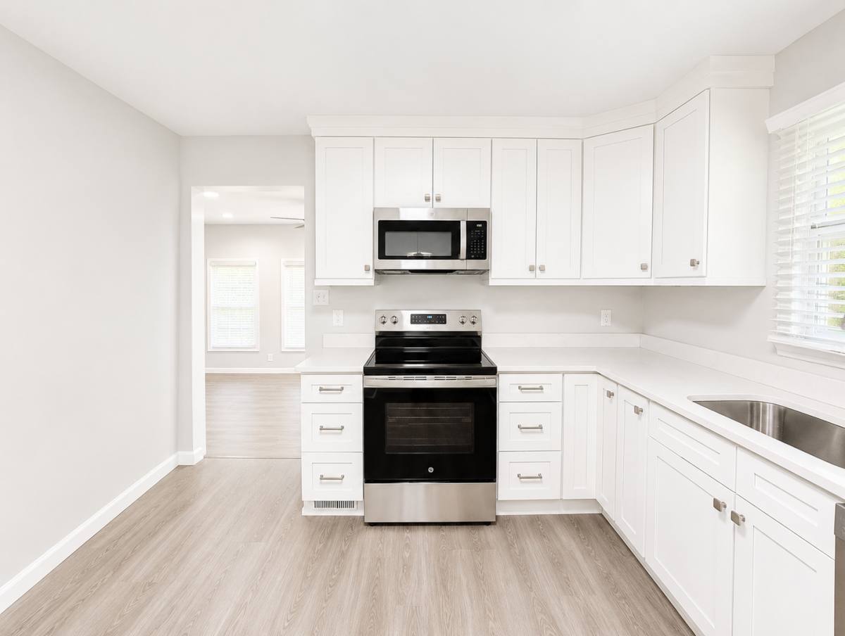 House for rent at 270 Young's Cove Rd, Candler, NC 28715