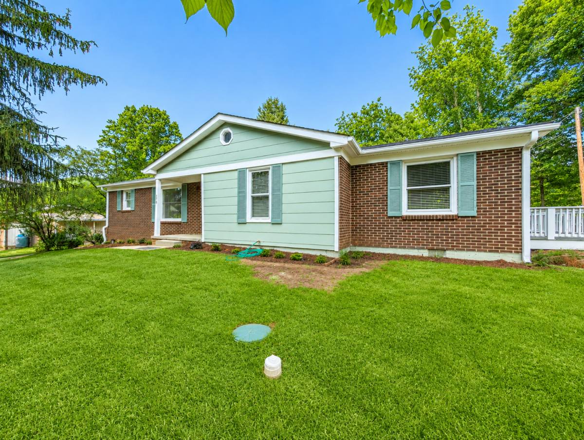 House for rent at 270 Young's Cove Rd, Candler, NC 28715