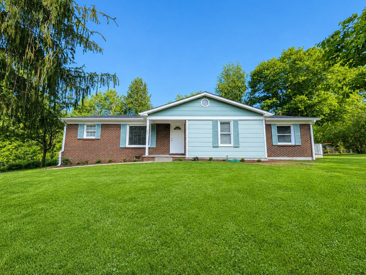House for rent at 270 Young's Cove Rd, Candler, NC 28715