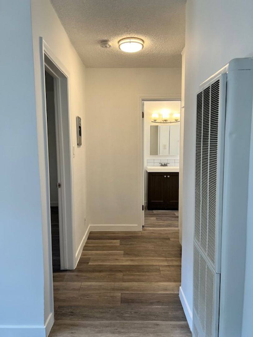Apartment for rent at 836 W Beach Ave, Inglewood, CA 90302