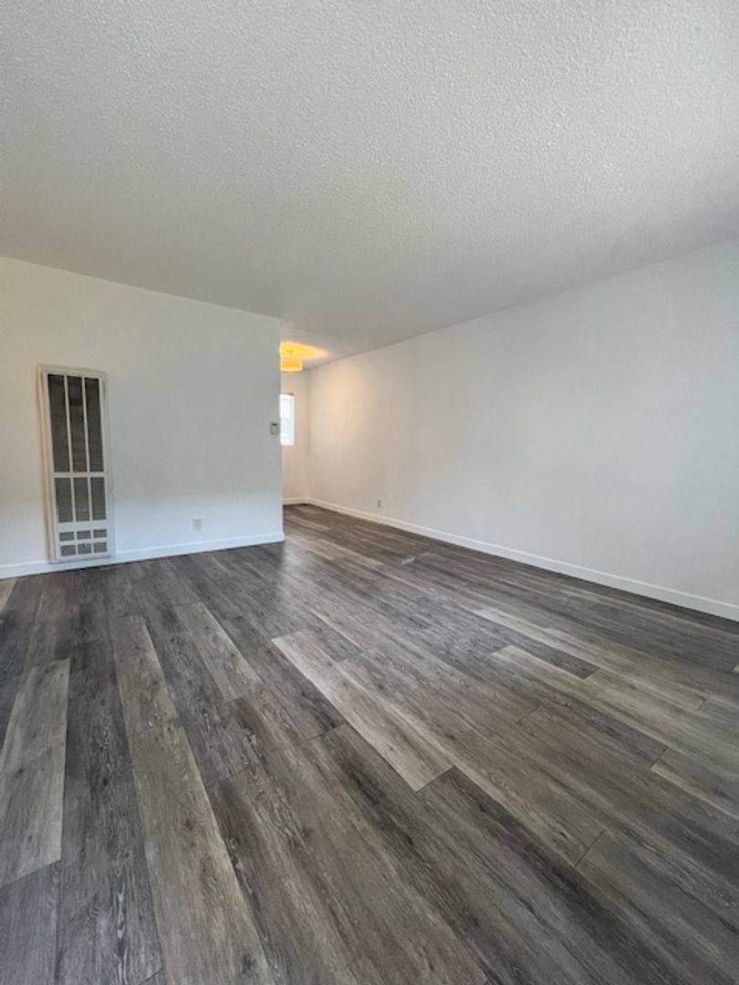 Apartment for rent at 836 W Beach Ave, Inglewood, CA 90302