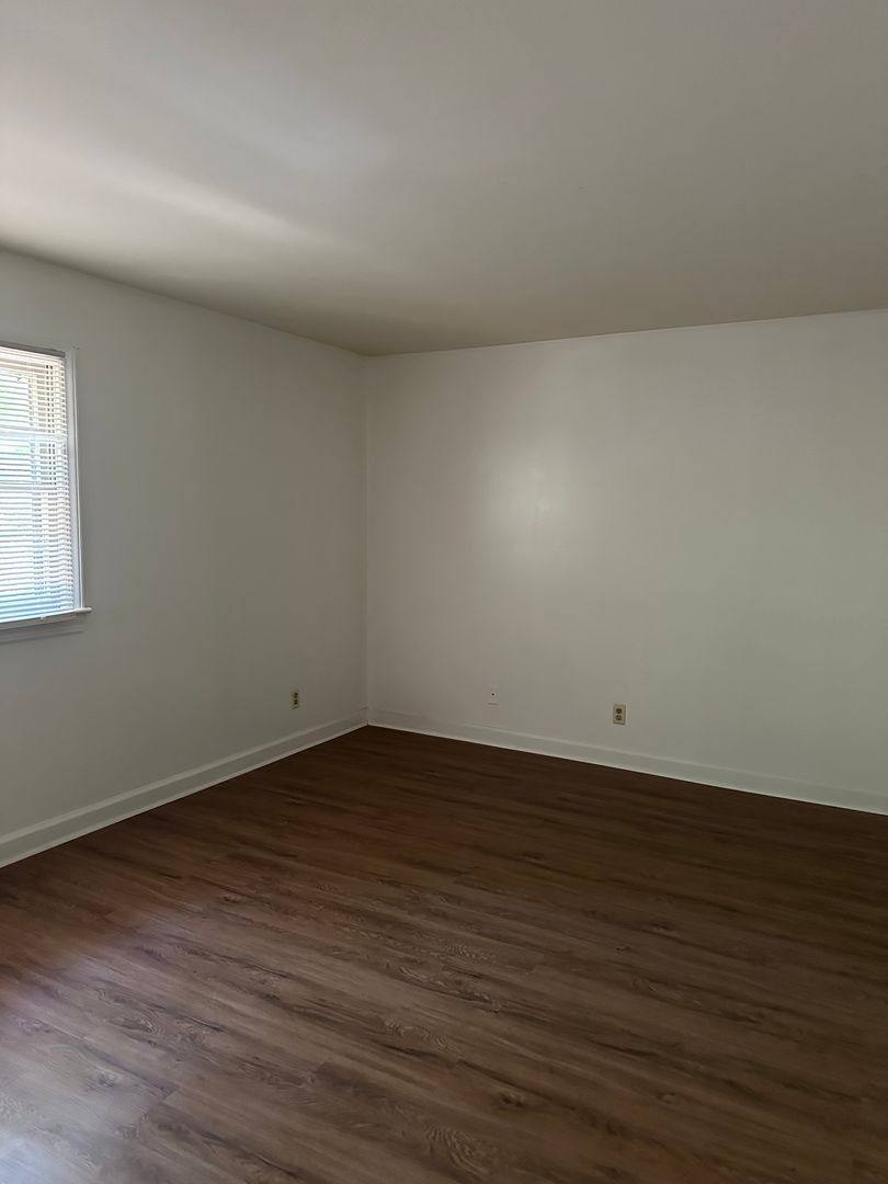 Townhouse for rent at 2800-E Carriage Dr, Winston Salem, NC 27106