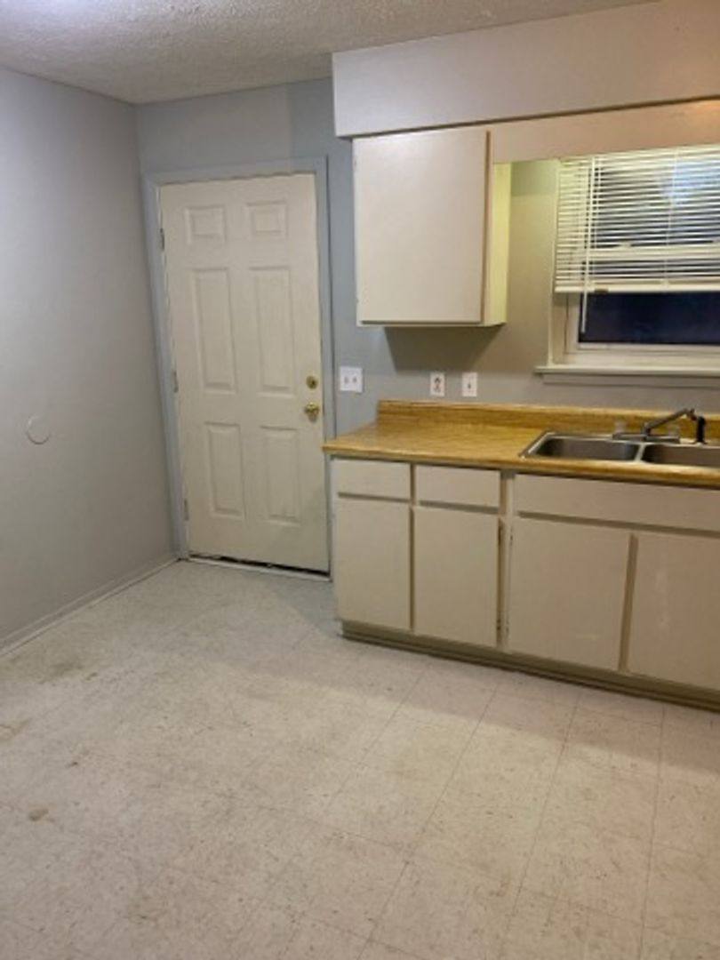 Townhouse for rent at 501 N Church St, Okolona, MS 38860