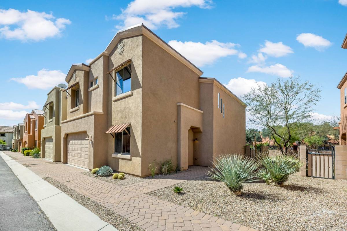 House for rent at 4261 N Golden Ridge Lane, Tucson, AZ 85718