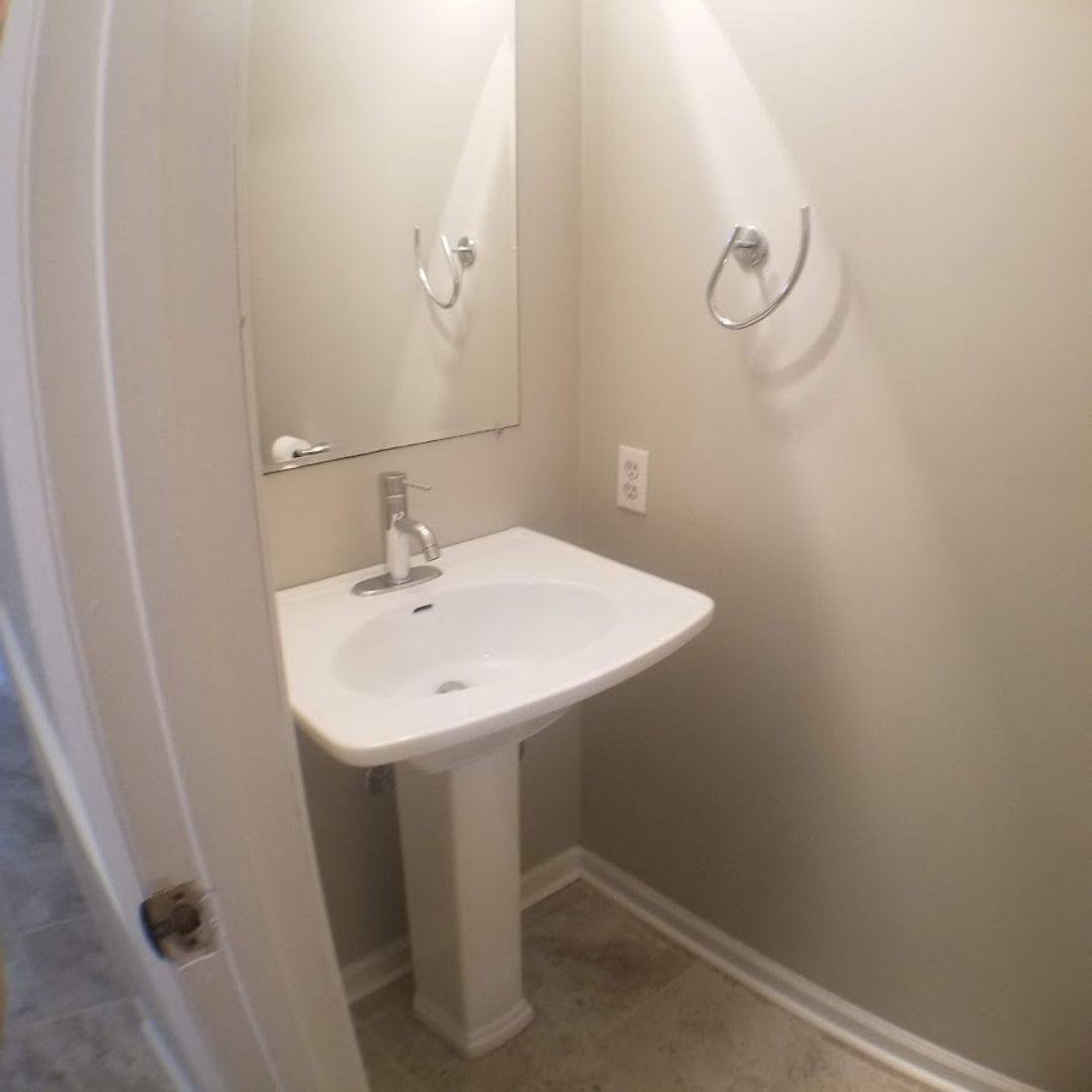 Townhouse for rent at 1018 Konnarock Rd, Kingsport, TN 37664