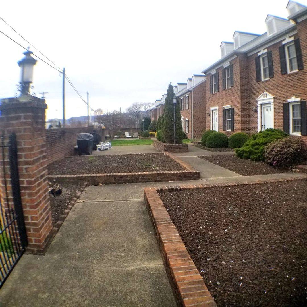 Townhouse for rent at 1018 Konnarock Rd, Kingsport, TN 37664