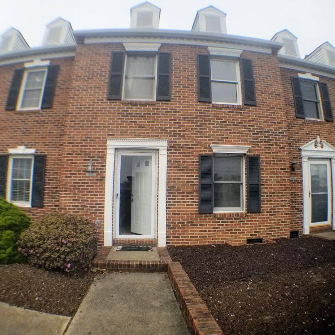 Townhouse for rent at 1018 Konnarock Rd, Kingsport, TN 37664
