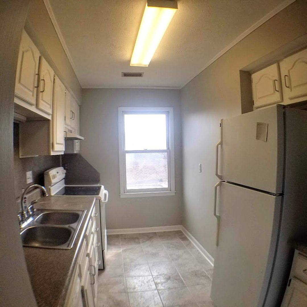 Townhouse for rent at 1018 Konnarock Rd, Kingsport, TN 37664