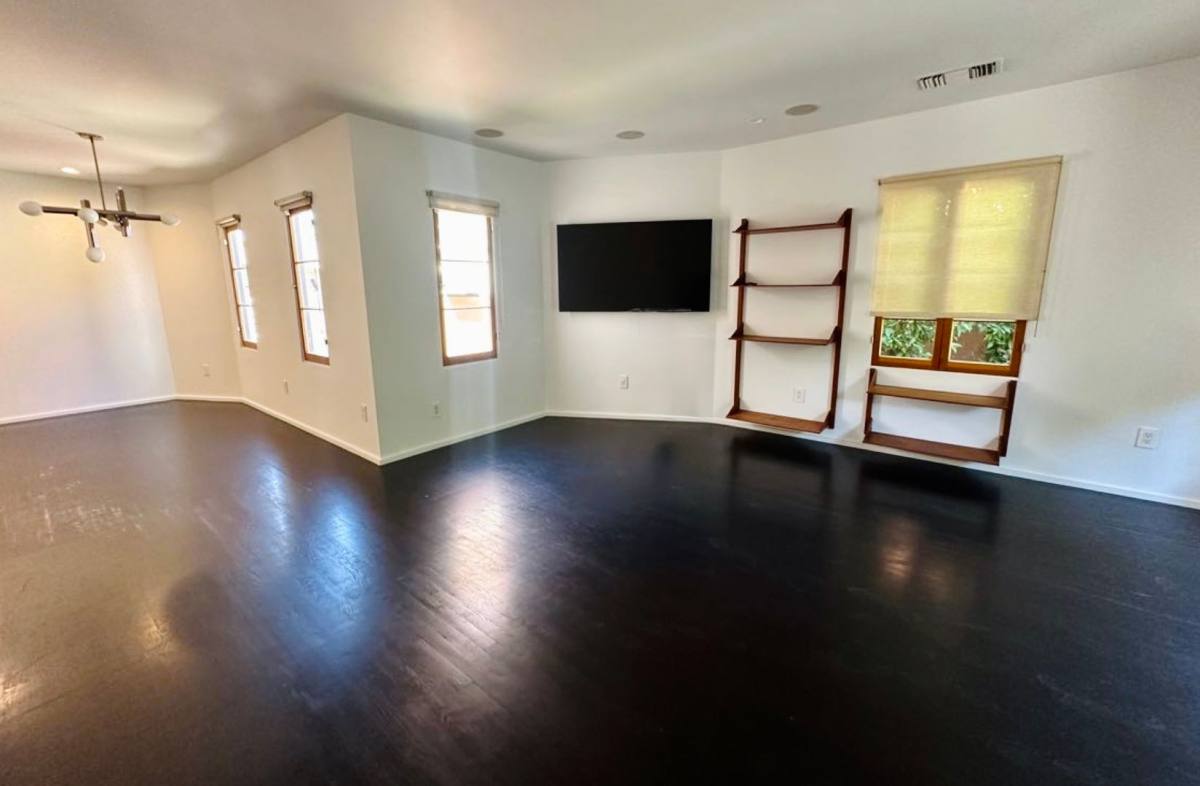 Apartment for rent at 4246 Lexington Ave, Los Angeles, CA 90029