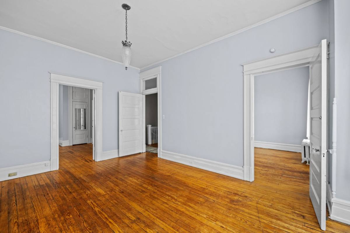 Apartment for rent at 2713 W Grace St, Richmond, VA 23220