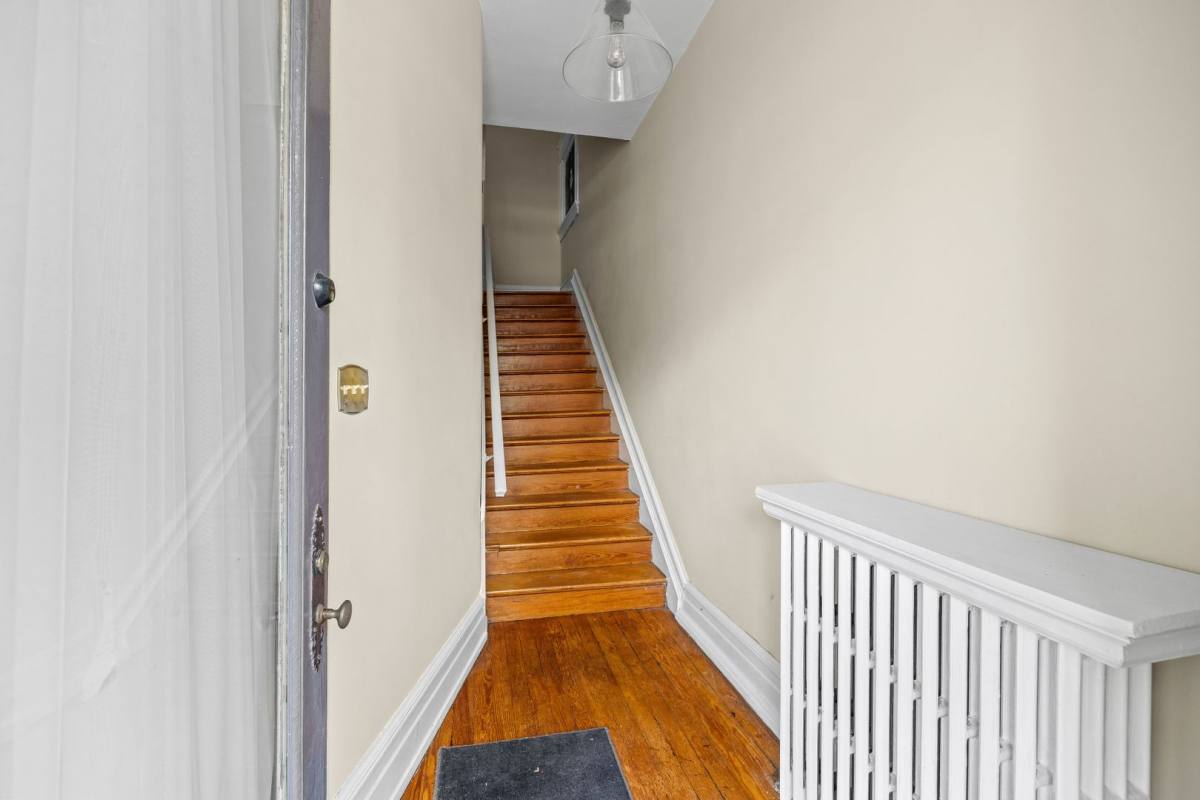 Apartment for rent at 2713 W Grace St, Richmond, VA 23220