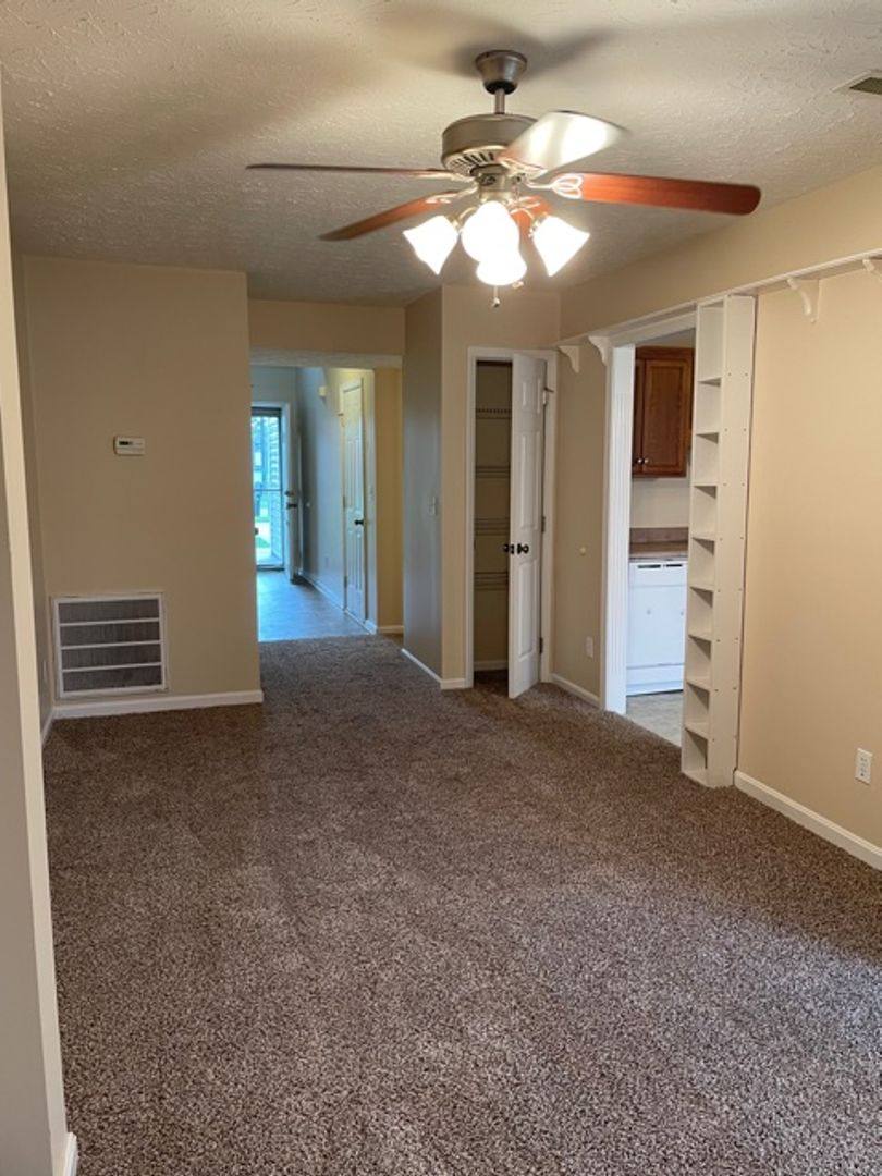 House for rent at 122 Darby Woods Court, Radcliff, KY 40160