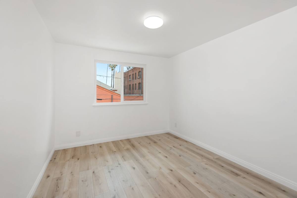 Condo for rent at 1555 S St Andrews Place, Los Angeles, CA 90019
