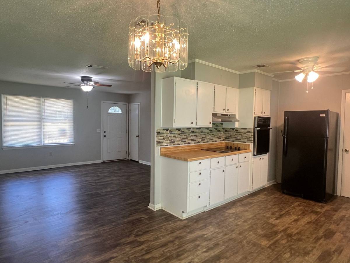 House for rent at 211 Laverne Dr, Warner Robins, GA 31088