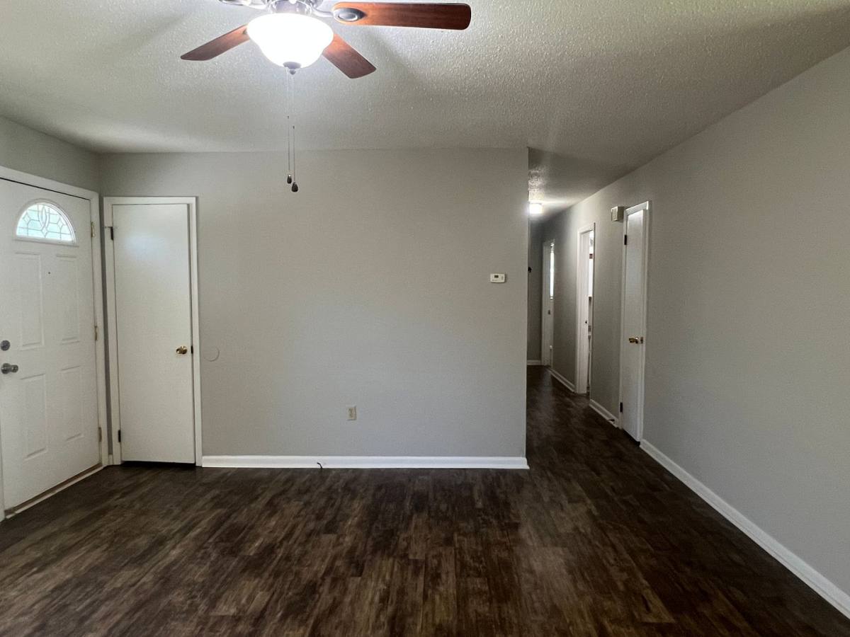 House for rent at 211 Laverne Dr, Warner Robins, GA 31088