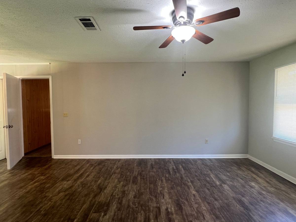 House for rent at 211 Laverne Dr, Warner Robins, GA 31088