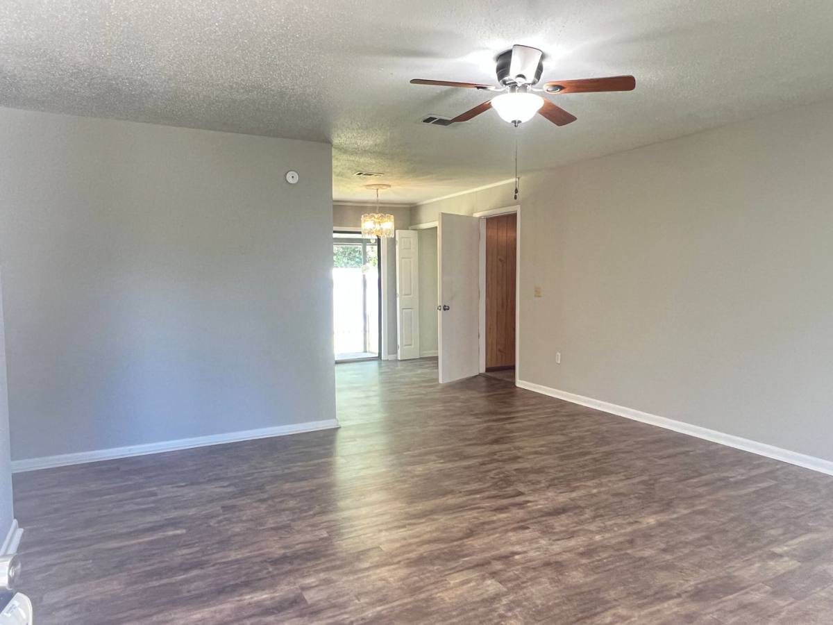House for rent at 211 Laverne Dr, Warner Robins, GA 31088