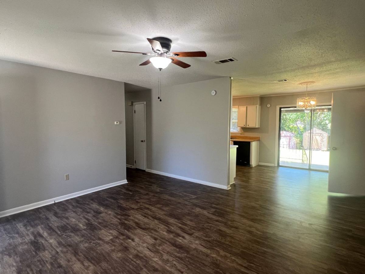 House for rent at 211 Laverne Dr, Warner Robins, GA 31088
