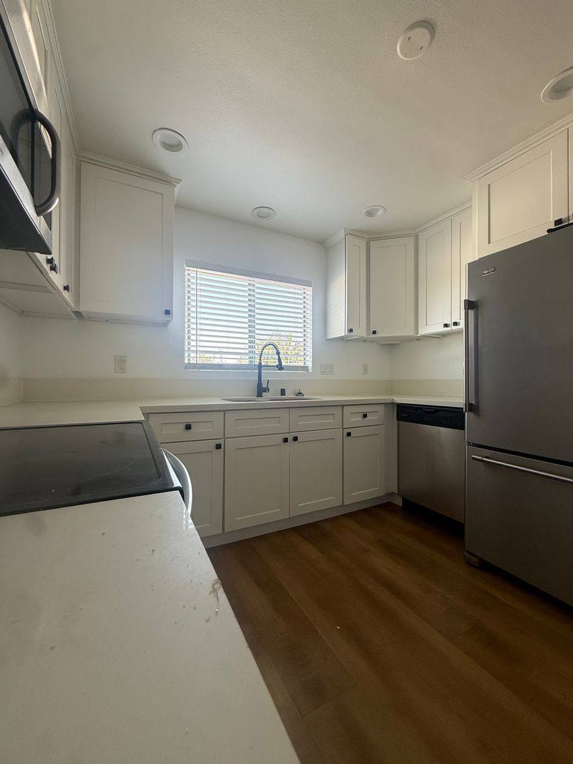 Apartment for rent at 1518 E 3rd St, Long Beach, CA 90802