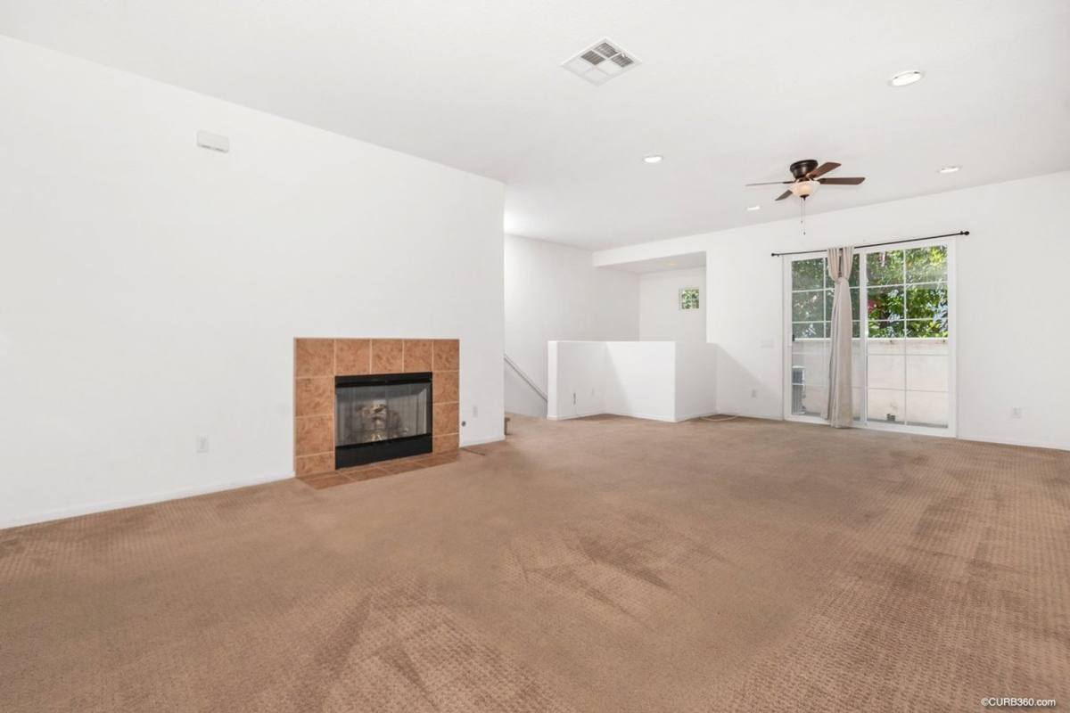 Townhouse for rent at 766 Broadway, Chula Vista, CA 91910
