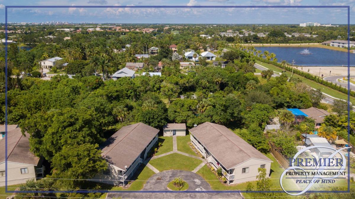 Apartment for rent at 2455 Thomasson Dr, Naples, FL 34112